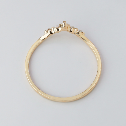 1.7mm - 1pc, center, moissanite  1.5mm - 4pcs, moissanite  Total of .078ct