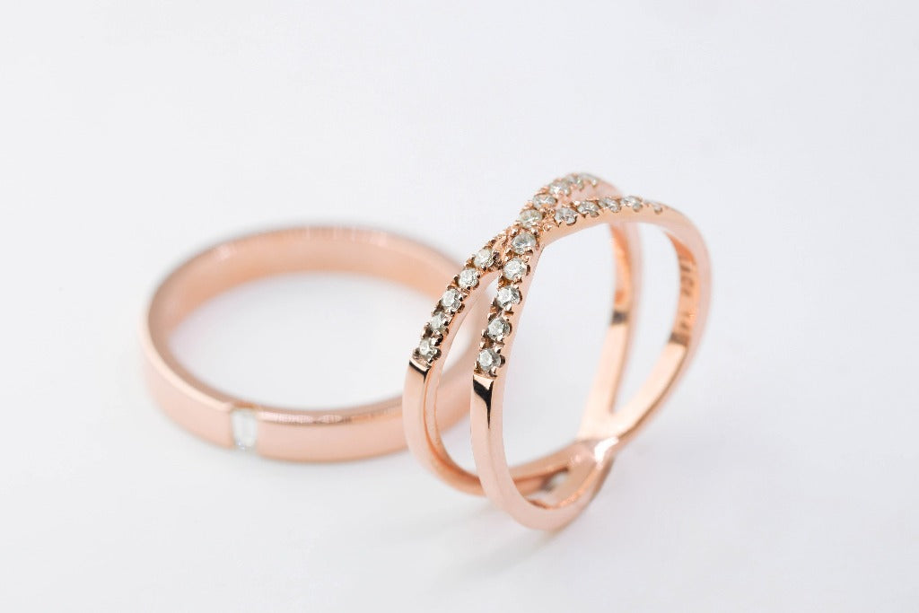 Groom: 10ct- 1pc, baguette, genuine diamond Bride: .01ct- 20pcs, genuine diamond