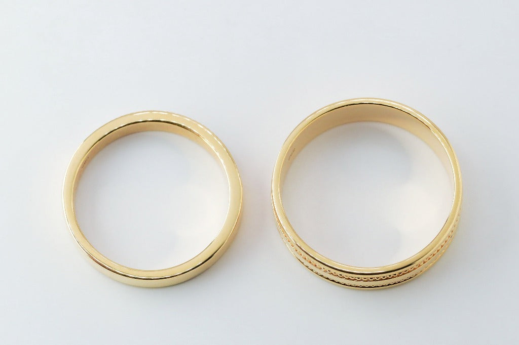 Bride: .02ct- 12pcs With milgrain Stone setting: Pave setting Groom: with milgrain, plain band