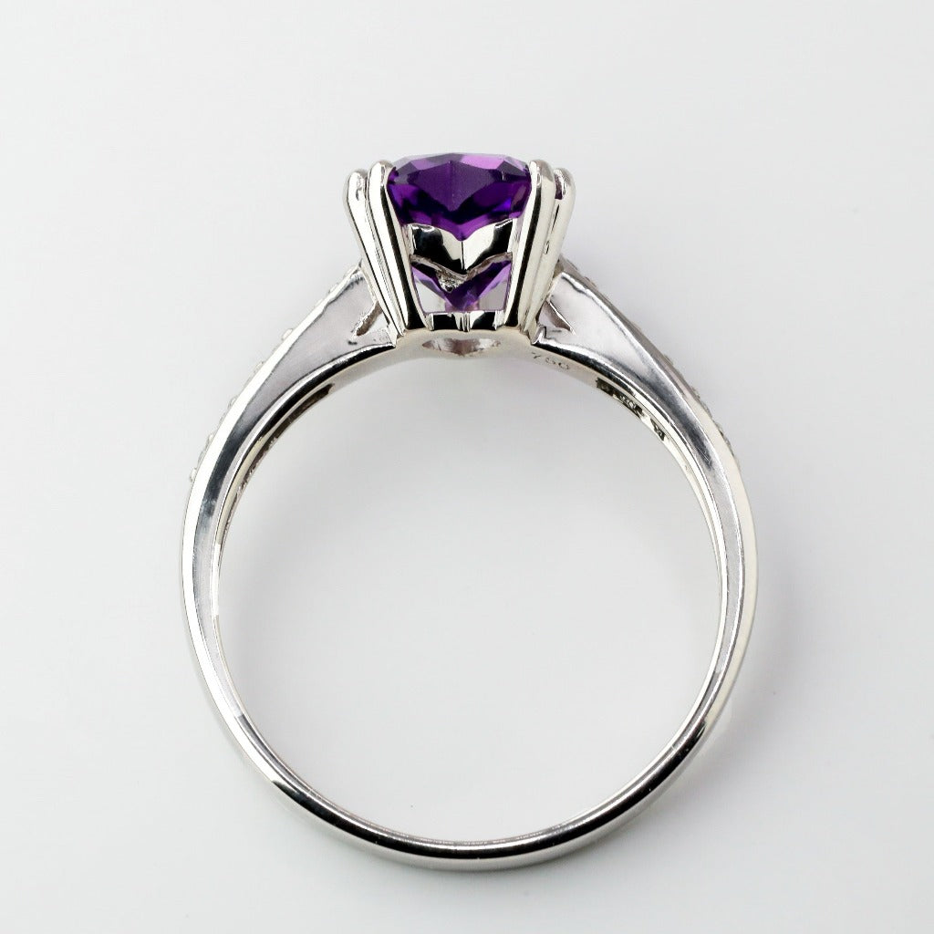 2ct- center, heart cut, amethyst .01ct- 5pcs, each side