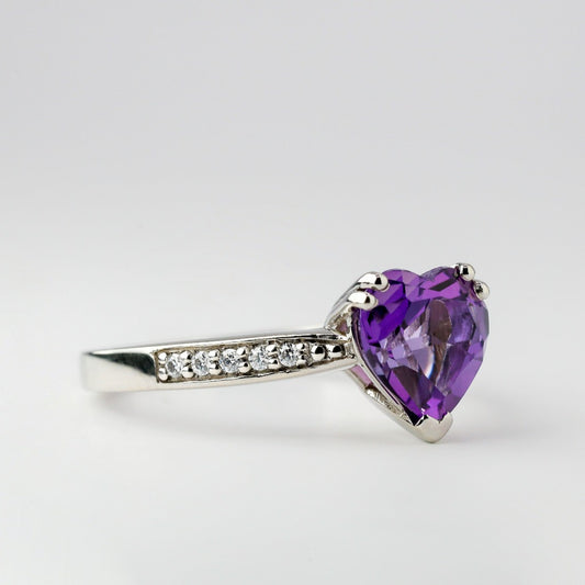 2ct- center, heart cut, amethyst .01ct- 5pcs, each side