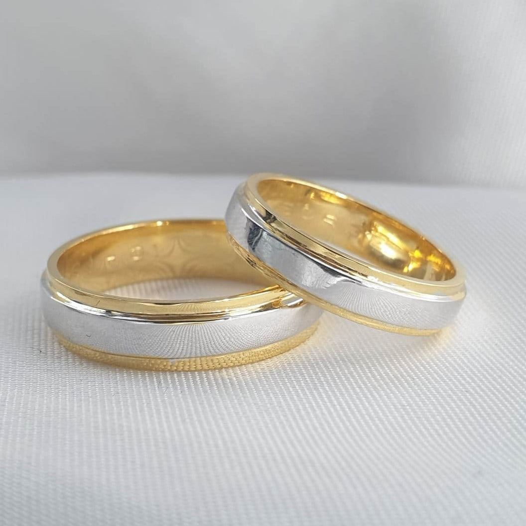Dual Tone: Center Lining  - White Gold Side Lining  - Yellow Gold